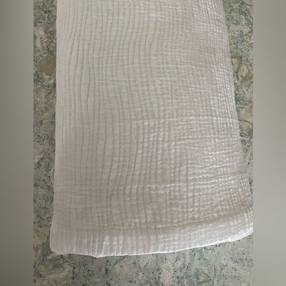 Robert Allen White Queen Size Bed Coverlet - Picture 5 of 6